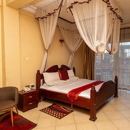 Ss Hotel Kampala Esterno foto