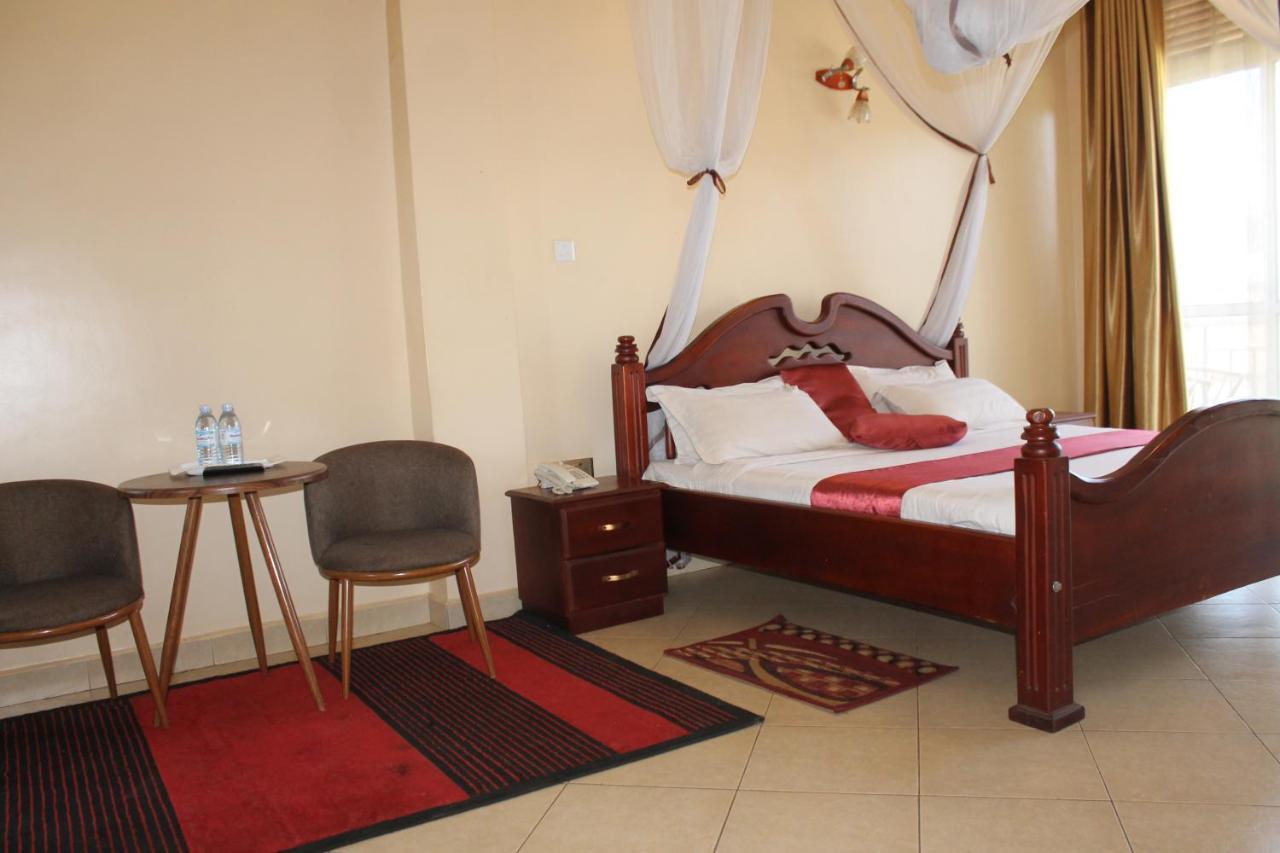 Ss Hotel Kampala Esterno foto
