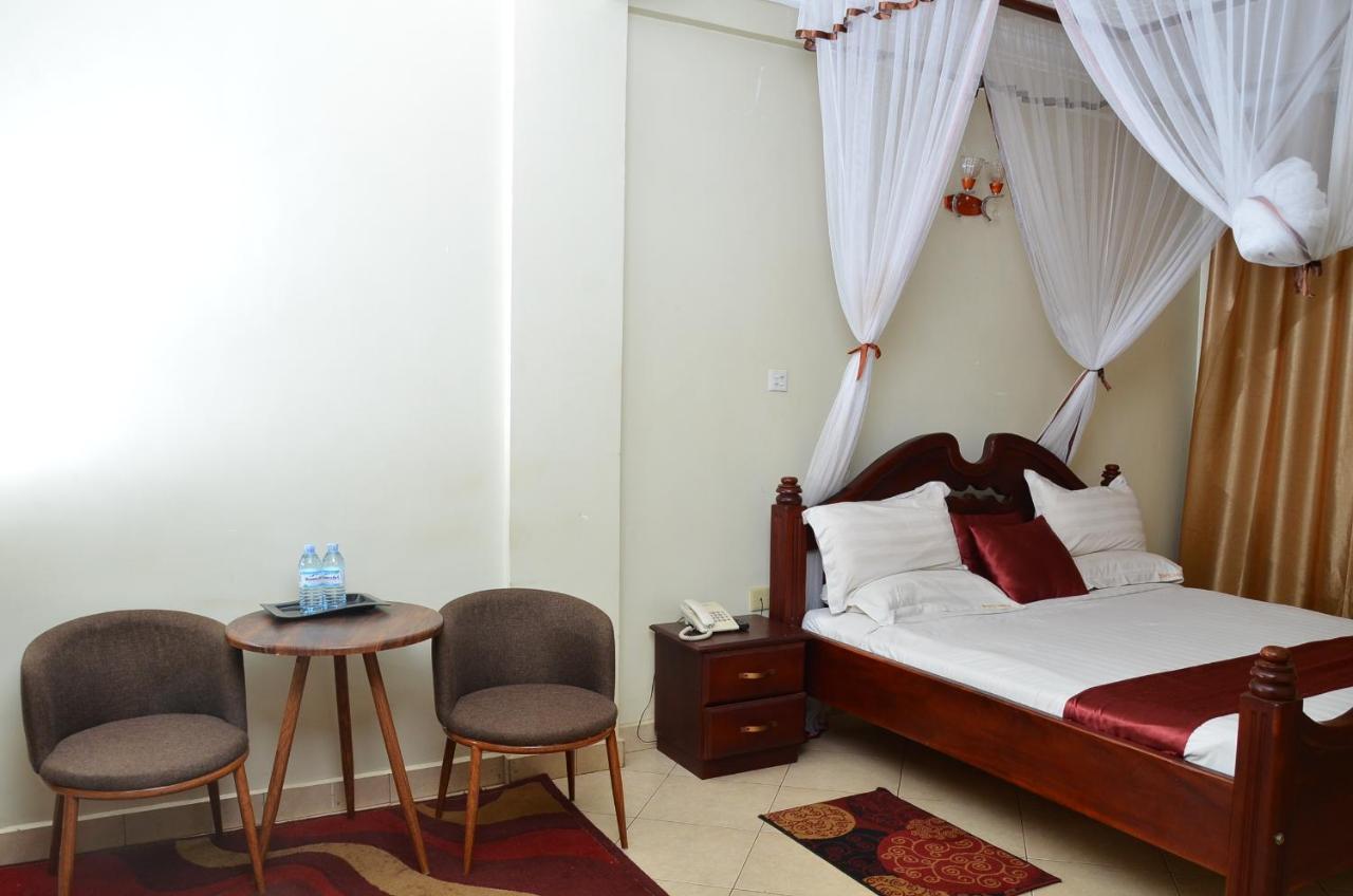 Ss Hotel Kampala Esterno foto