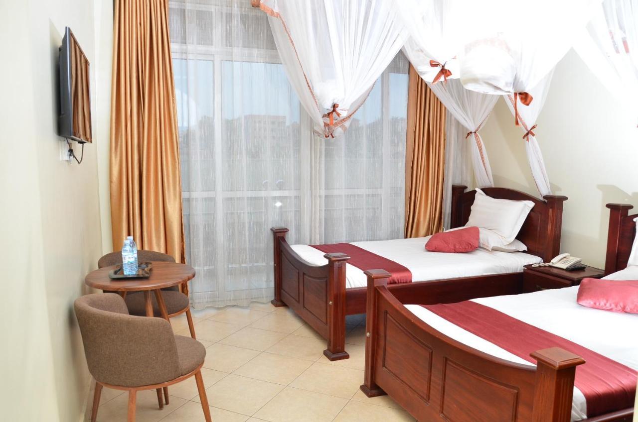 Ss Hotel Kampala Esterno foto