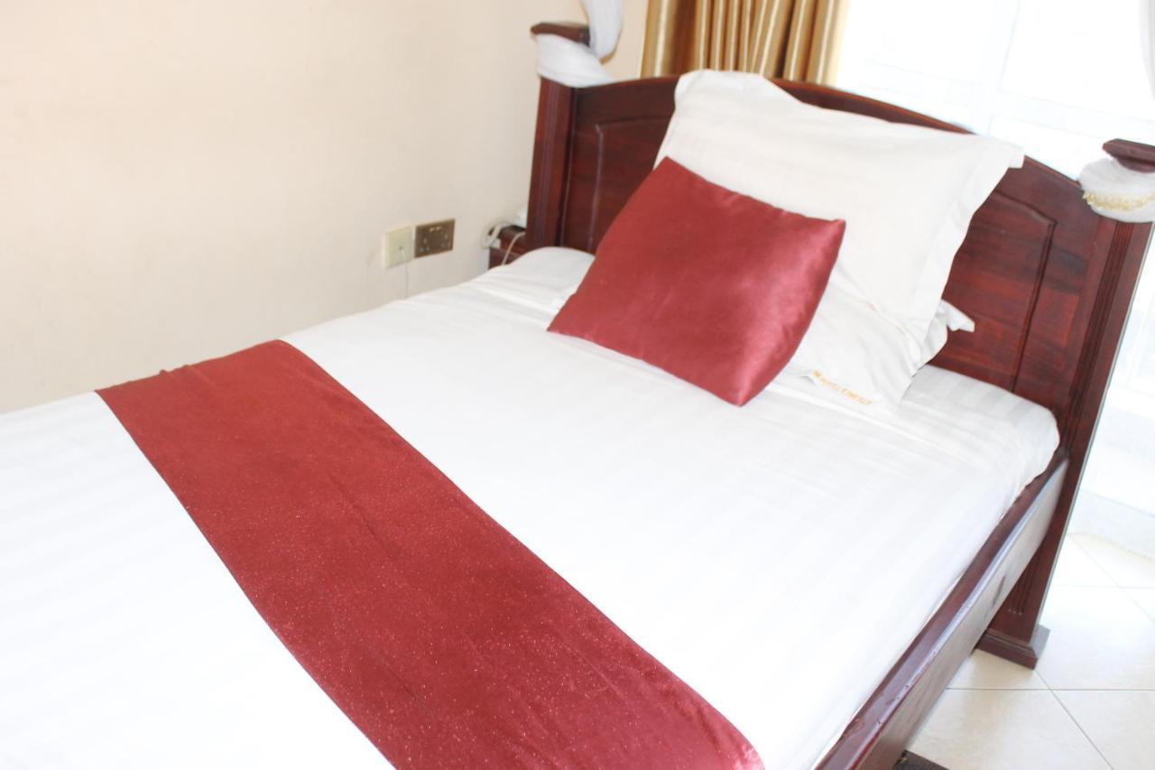 Ss Hotel Kampala Esterno foto