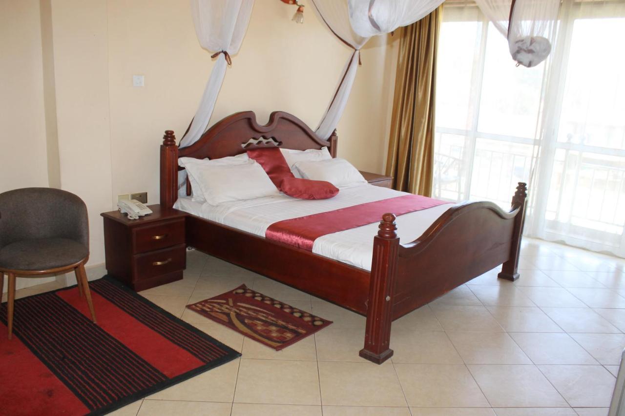 Ss Hotel Kampala Esterno foto