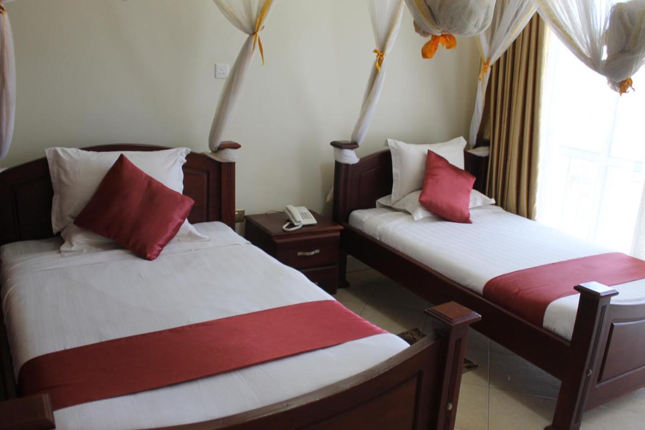 Ss Hotel Kampala Esterno foto
